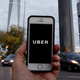 Ilustración para el artículo titulado Un juez permite a Uber y Cabify circular por Madrid sin restricciones, como los taxis